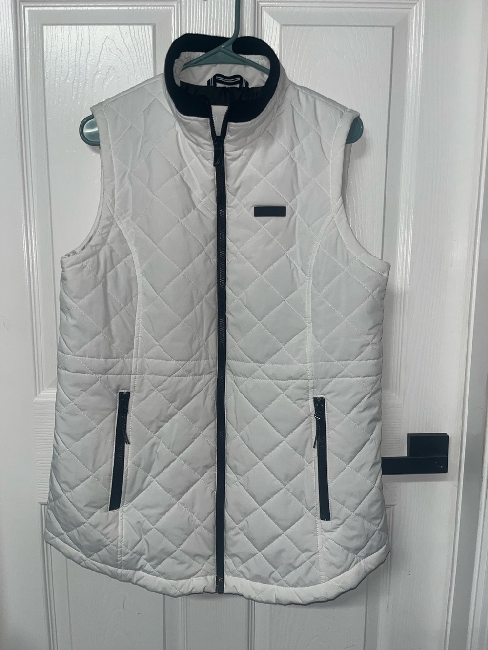 Nautica Women's Quilted Full Zip Puffer Vest Color White, Size L